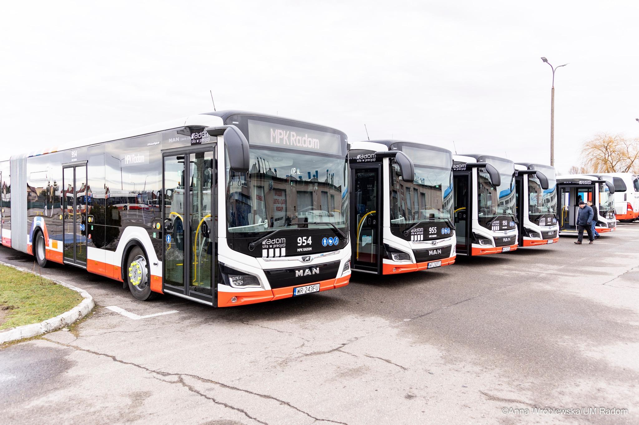 nowe autobusy wyjechały na ulice Radomia