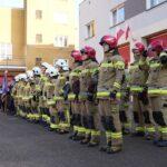 Jednostki ochrony przeciwpożarowej z terenu powiatu kozienickiego zyskały nowy sprzęt strażacki wart ponad dwa miliony złotych.