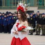 Ponad 200 uczniów klas pierwszych Szkół im. 72 Pułku Piechoty w Radomiu Zakładu Doskonalenia Zawodowego złożyło w środę uroczyste ślubowanie.