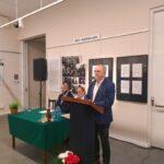 W czwartek, 22 czerwca, w Kamienicy Deskurów odbyło się otwarcie wystawy „Człowiek z buntu. Awers i rewers rzeczywistości PRL”, którą mieliśmy zaszczyt współtworzyć.