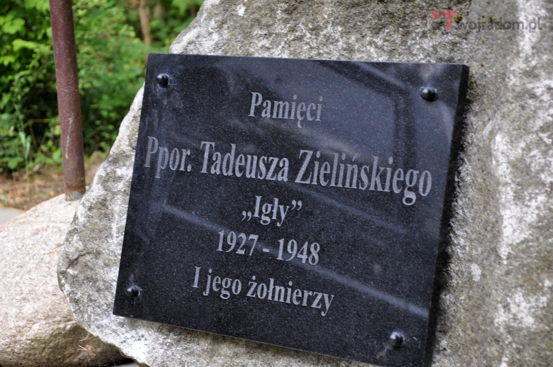 Tablica upamiętniająca ppor. Tadeusza Zielińskiego ps. "Igła" / fot. Adam Szabelak