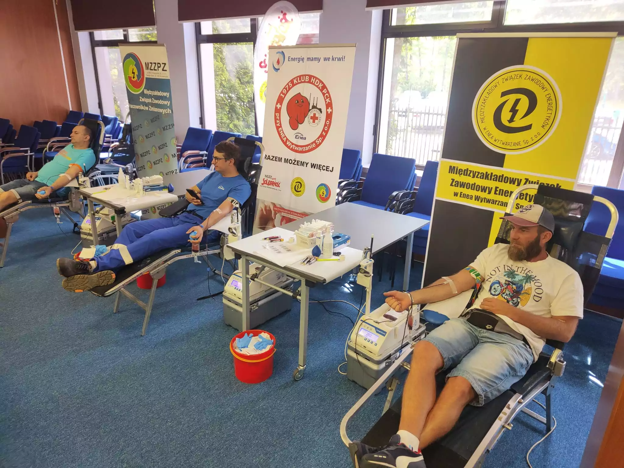 Ponad 15 litrów krwi oddali w piątek, 7 lipca pracownicy Elektrowni Kozienice. Była to już czwarta akcja zorganizowana na terenie spółki w tym roku w ramach programu "Energię mamy we krwi", w który zaangażowana jest cała Grupa Enea.