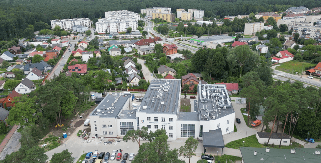 Drugi budynek nowego Szpitala Powiatowego w Pionkach jest gotowy. Koszt jego budowy to ponad 40,2 miliona złotych. Obecnie trwa wyposażanie go w urządzenia medyczne oraz łóżka, szafki i inne niezbędne sprzęty. 