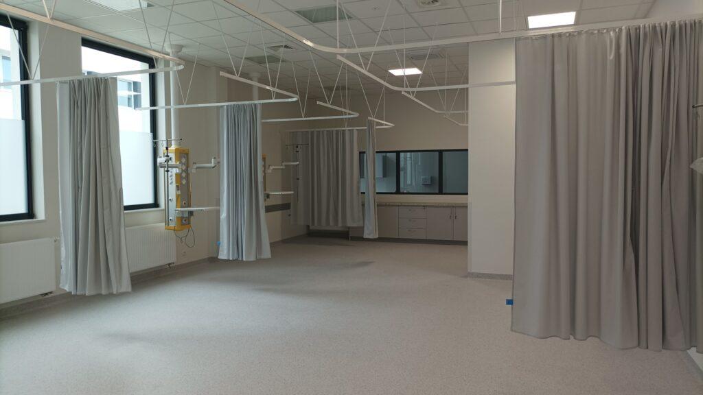 Dobiegła końca budowa nowego SOR-u w szpitalu na Józefowie. Trwa wyposażanie budynku.﻿