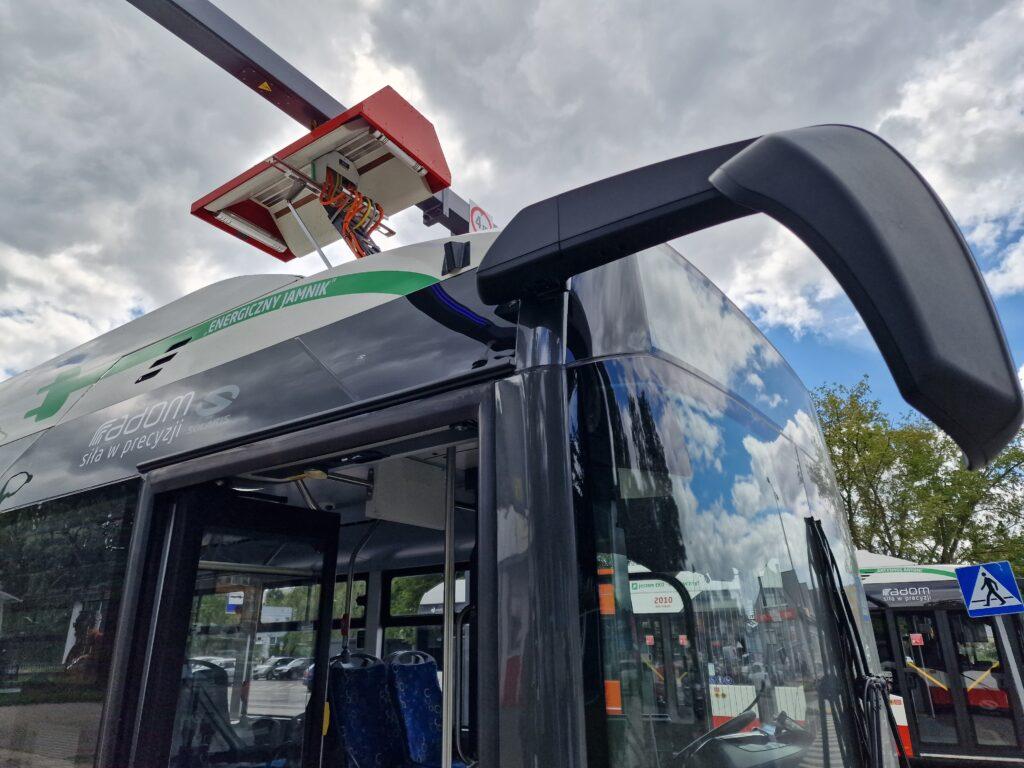 „MEGAMOCNY” i „ENERGICZNY JAMNIK”, to 24-ty i 25-ty autobus elektryczny, który zasilił flotę Miejskiego Przedsiębiorstwa Komunikacji w Radomiu!