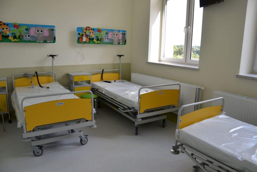 W czwartek, 7 września oddano do użytku po kompleksowej przebudowie Oddziału Pediatrii, znajdujący się na pierwszym piętrze budynku B kompleksu szpitala powiatowego w Iłży. 