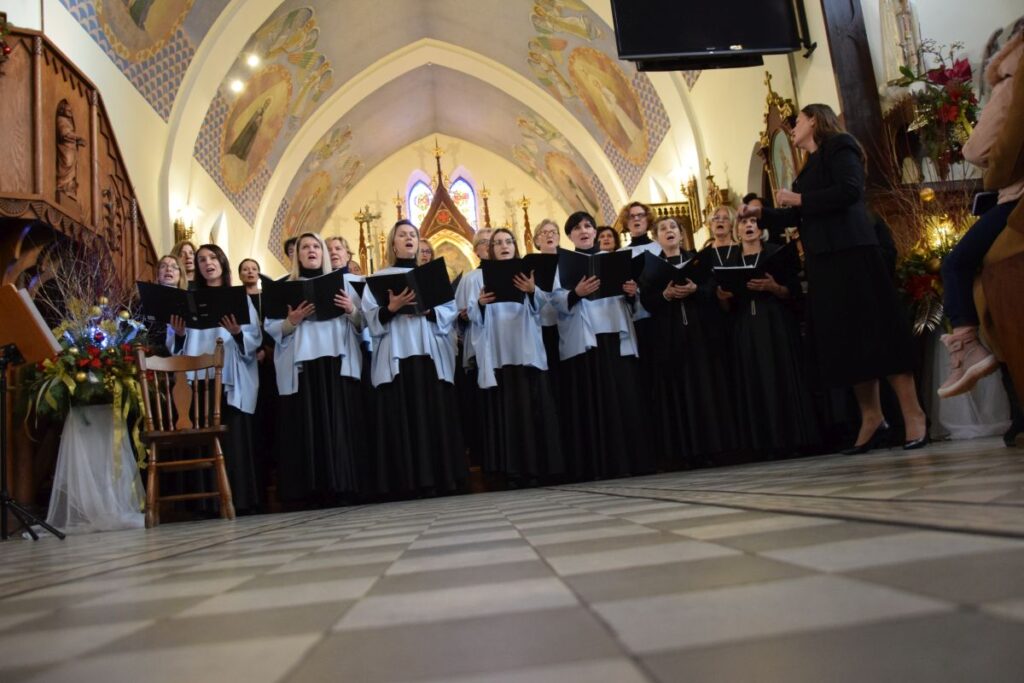 W kościele Opieki Świętego Józefa w Jedlni–Letnisku odbył się koncert kolęd. W trakcie wydarzenia odśpiewano popularne kolędy!