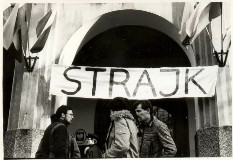 Radomianie zostaną uhonorowani Medalem Pro Patria za upamiętnienie strajku WSI z 1981 roku. Medale trafią do autorów książki, którzy po 40 latach ujawnili unikalne, konspiracyjne materiały.