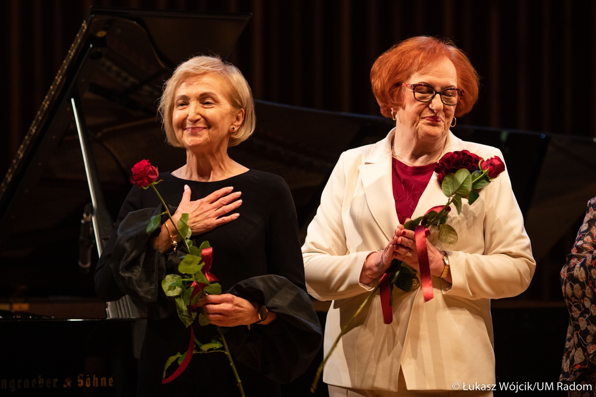 Monika Witkowska, nauczycielka w X Liceum Ogólnokształcącym z Oddziałami Integracyjnymi im. Stanisława Konarskiego w Radomiu, została uhonorowana pierwszą w historii Nagrodą im. Marii Kelles-Krauz. Wyróżnienie zostało ustanowione w 2025 roku, by docenić osoby szczególnie zaangażowane w działalność społeczną i umacnianie idei samorządności.
