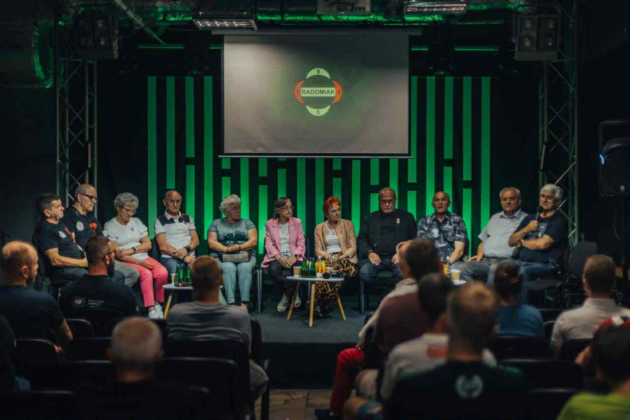 W środę, 18 czerwca 2025 roku, w budynku Amfiteatru przy ul. Parkowej 1 odbyło się spotkanie kibiców Radomiaka z uczestnikami wydarzeń Radomskiego Czerwca 1976 roku. Wydarzenie zorganizowało Stowarzyszenie Kibiców Radomiaka „Tylko Radomiak”, a jego celem było oddanie hołdu bohaterom tamtych dni oraz pielęgnowanie pamięci o niezłomności mieszkańców miasta.