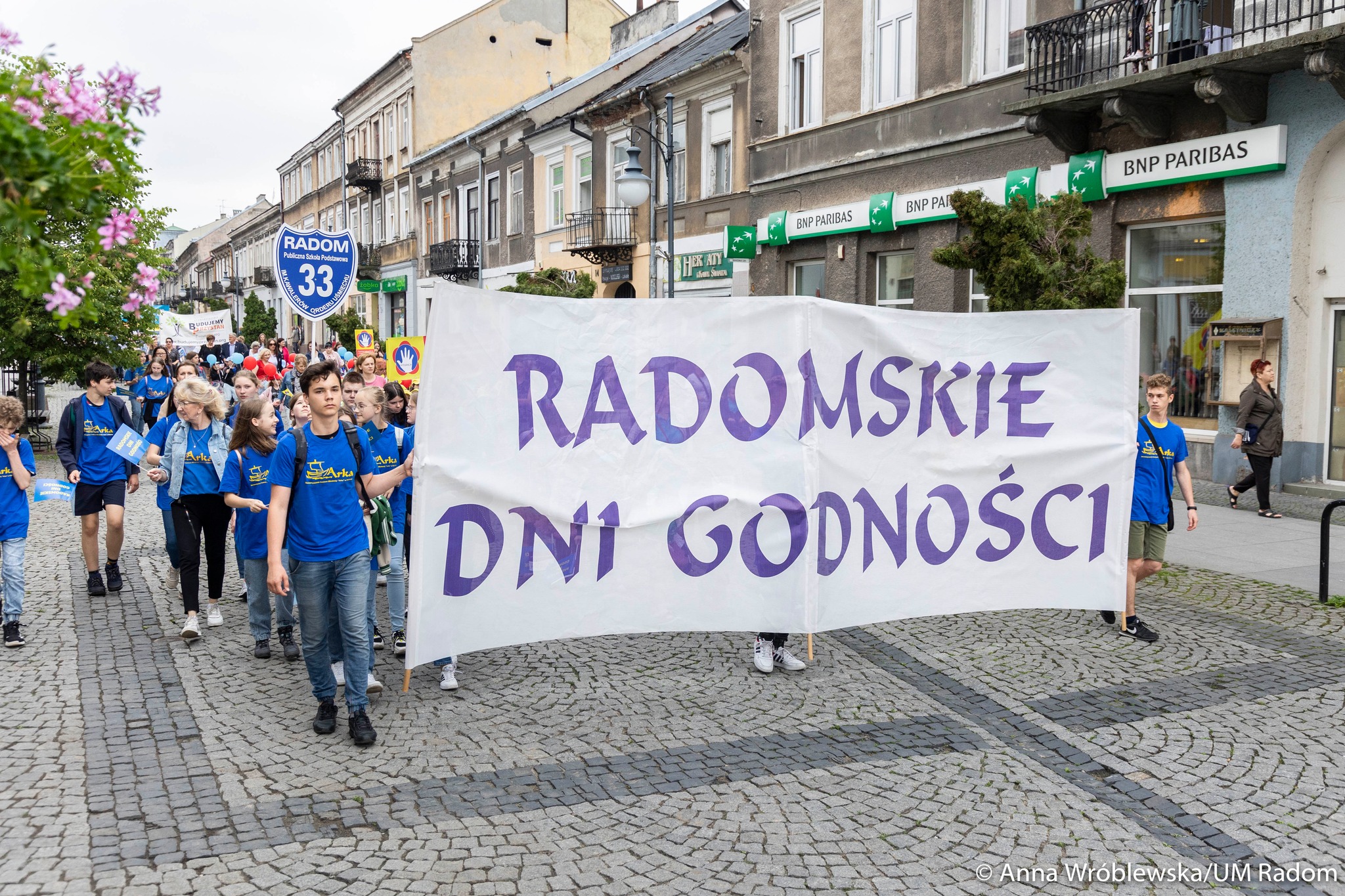 Już 13 i 14 czerwca na radomskim Rynku odbędą się Radomskie Dni Godności 2025. To wydarzenie, które co roku łączy mieszkańców naszego miasta we wspólnej zabawie, pokazując, że każdy – bez względu na niepełnosprawność – ma swoje miejsce w społeczeństwie.
