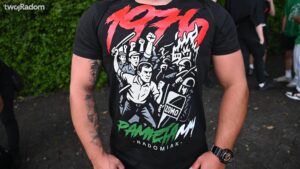 Kibice Radomiaka upamiętnili 49. rocznicę Czerwca ’76 marszem w centrum Radomia. Fani Zielonych przeszli od rynku pod pomnik wydarzeń czerwcowych, gdzie złożyli kwiaty. Całe wydarzenie uświetniły odpalone race.