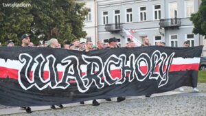 Kibice Radomiaka upamiętnili 49. rocznicę Czerwca ’76 marszem w centrum Radomia. Fani Zielonych przeszli od rynku pod pomnik wydarzeń czerwcowych, gdzie złożyli kwiaty. Całe wydarzenie uświetniły odpalone race.