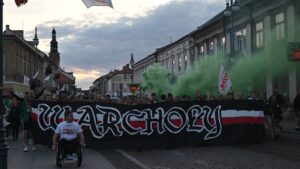 Kibice Radomiaka upamiętnili 49. rocznicę Czerwca ’76 marszem w centrum Radomia. Fani Zielonych przeszli od rynku pod pomnik wydarzeń czerwcowych, gdzie złożyli kwiaty. Całe wydarzenie uświetniły odpalone race.