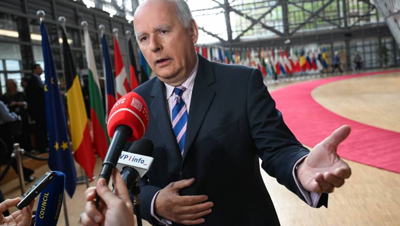 Fot. PAP/Wiktor Dąbkowski Bruksela, Belgia, 12.05.2026. Wiceminister obrony narodowej Paweł Zalewski podczas wypowiedzi dla mediów w drodze na posiedzenie europejskiej Rady ds. Zagranicznych (FAC) w Brukseli, 12 bm. (amb) PAP/Wiktor Dąbkowski
