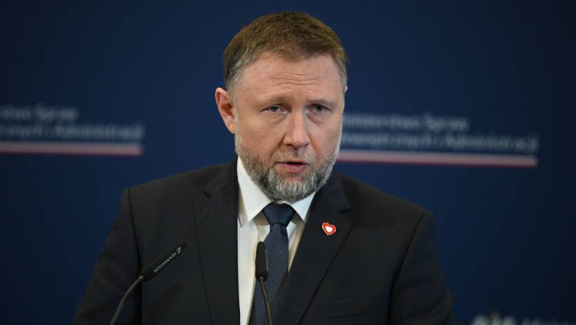 Fot. PAP/Marcin Obara Warszawa, 05.02.2026. Minister spraw wewnętrznych i administracji Marcin Kierwiński podczas konferencji prasowej w siedzibie MSWiA w Warszawie, 5 bm. Tematem konferencji jest: "Poradnik bezpieczeństwa w aplikacji mObywatel". (aldg) PAP/Marcin Obara