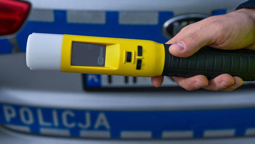 Fot. PAP/Darek Delmanowicz Rzeszów, 31.10.2024. Policyjny patrol podczas ogólnopolskiej akcji "Znicz 2024" w Rzeszowie, 31 bm. Akcja potrwa do poniedziałku 4 listopada. (doro) PAP/Darek Delmanowicz
