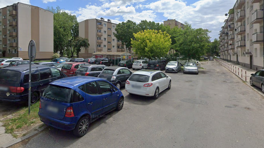 Trwa dyskusja na temat planowanego rozszerzenia Strefy Płatnego Parkowania Niestrzeżonego w Radomiu. Do sprawy odniósł się radomski architekt Tomasz Gęsiak, który zwraca uwagę, że obecne propozycje mogą być elementem szerszej strategii dotyczącej przyszłości transportu w mieście. Jego zdaniem warto przyjrzeć się bliżej dokumentowi, który wyznacza kierunki rozwoju mobilności Radomia na kolejne lata.